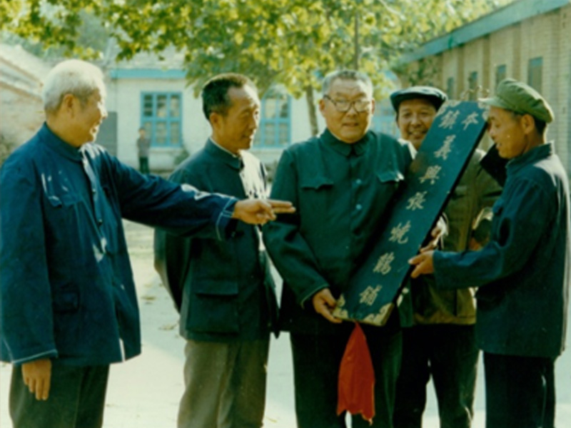 道口燒雞加盟要注意哪些點(diǎn)，燒雞專業(yè)加盟為您解答